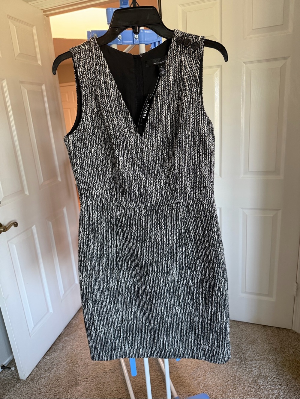 White House Black Market Black & White Textured Sheath Dress